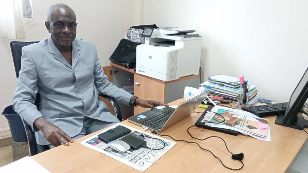 El doctor Oumar Balde es médico  y asesor del ministro de Sanidad, Bienestar Social e Infraestructura Sanitaria conversa con el periódico Ébano sobre la juventud.