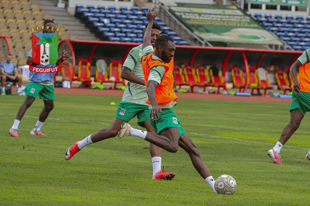 Imagen de entrenamiento del Nzalang Nacional. Foto: FEGUIFUT 