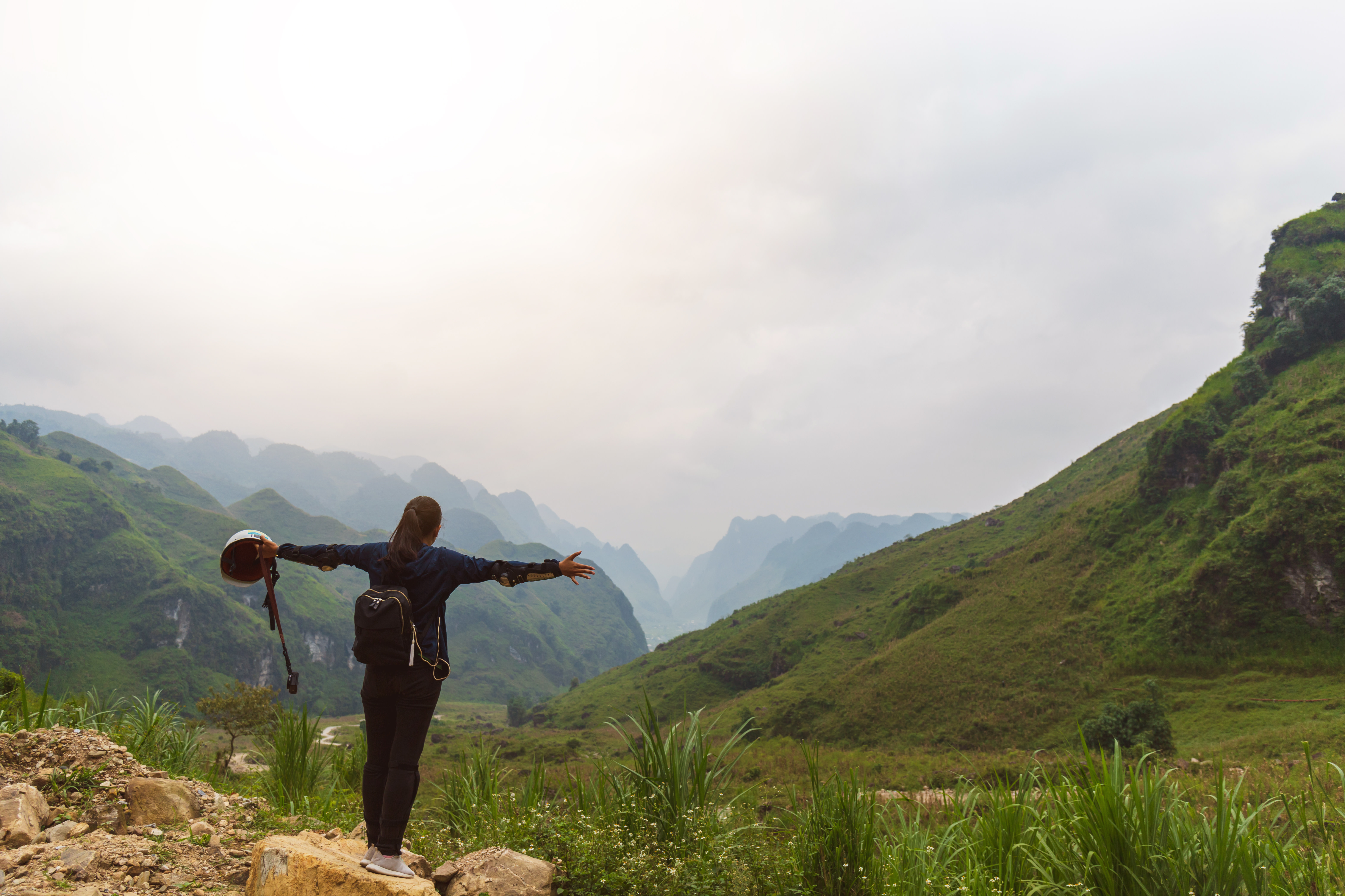 Hike between traditional villages and bamboo forests