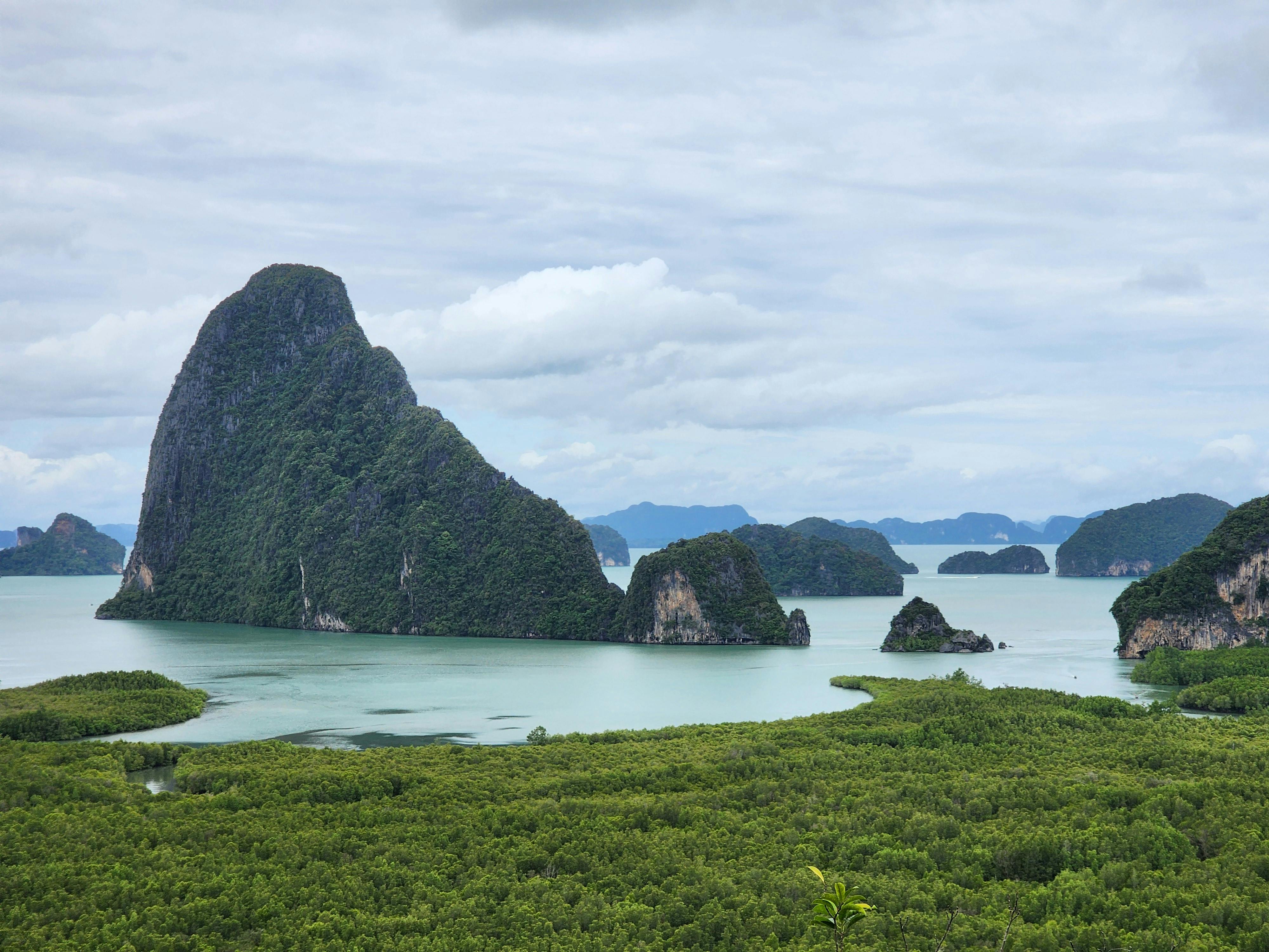 Discover hidden viewpoints and secluded beaches around Phuket
