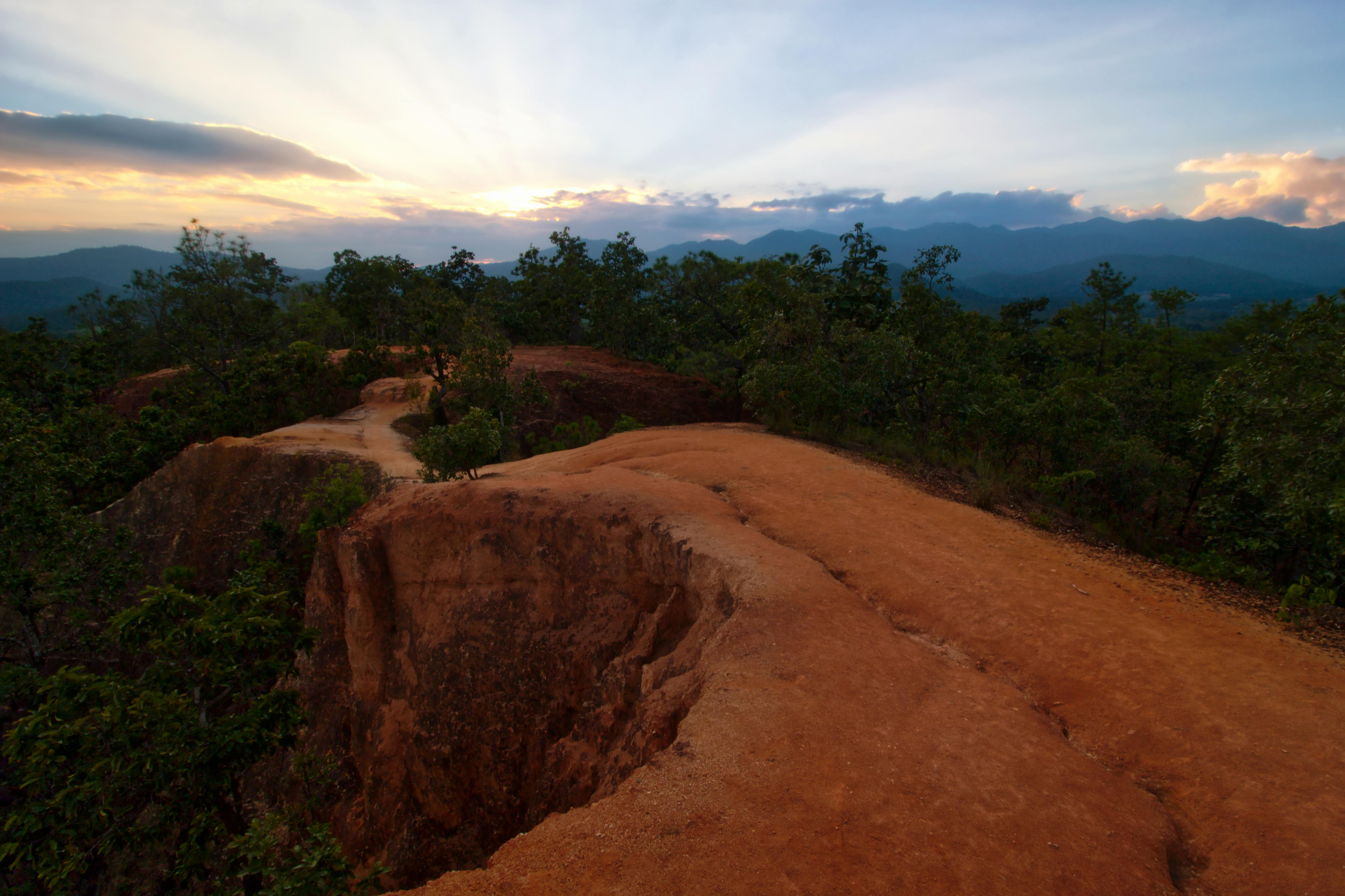 Explore Pai's limestone caves, underground rivers and natural hot springs