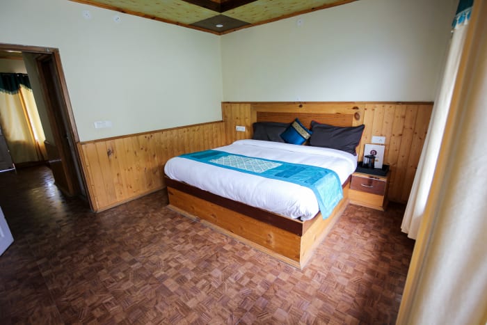 Bedroom at Hilltop Resort Narkanda