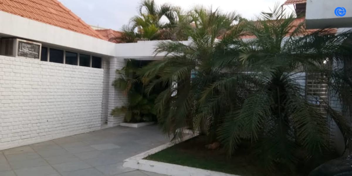 Picture of Alkapuri Gymkhana by Bibhor Saxena