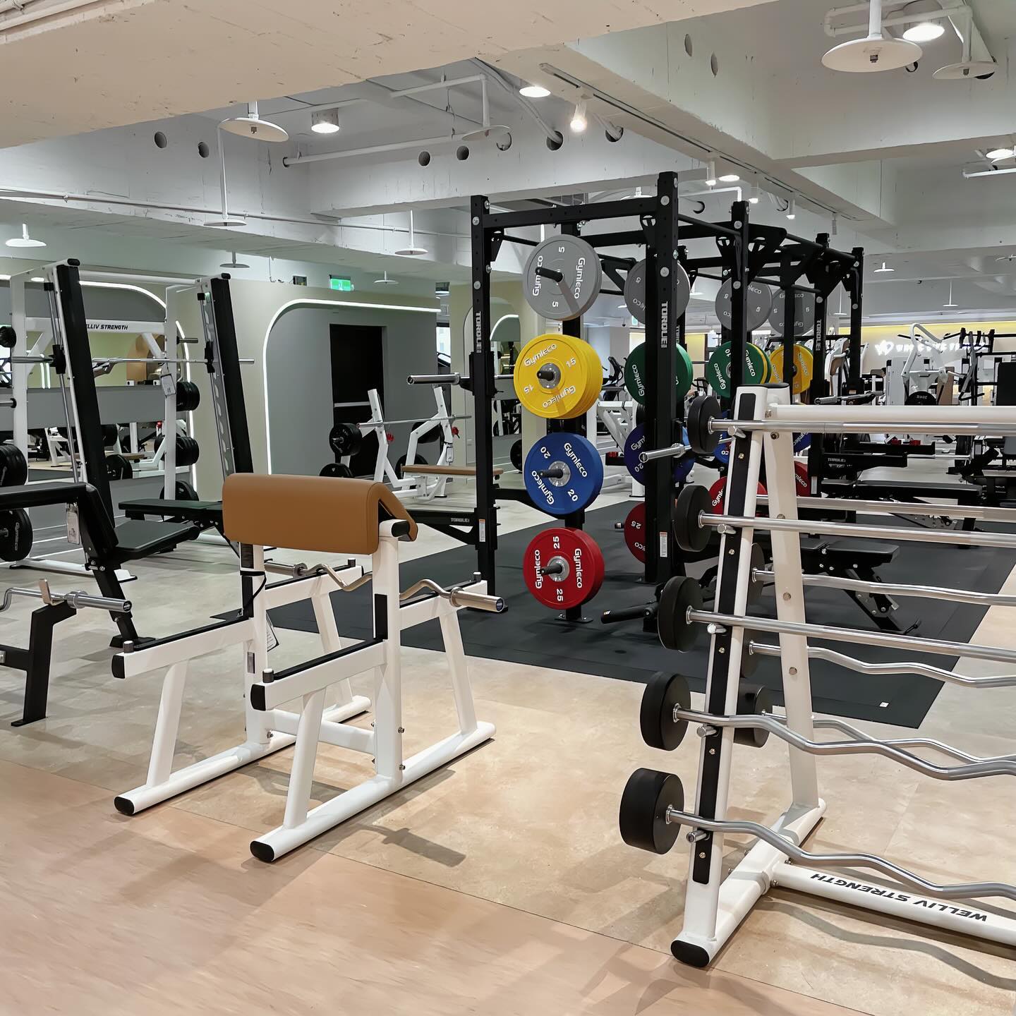 White Life 懷特運動生活 中和店
