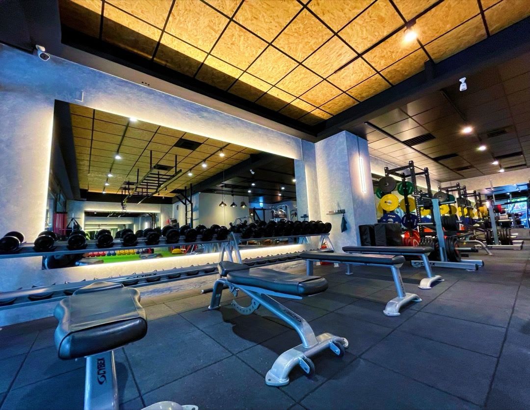 健身寓工作室｜高雄前金私人教練、自由教練場粗、單次入場