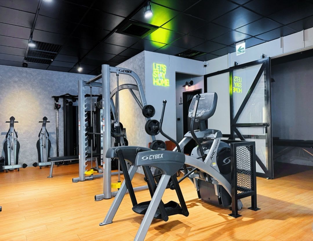 健身寓工作室｜高雄前金私人教練、自由教練場粗、單次入場