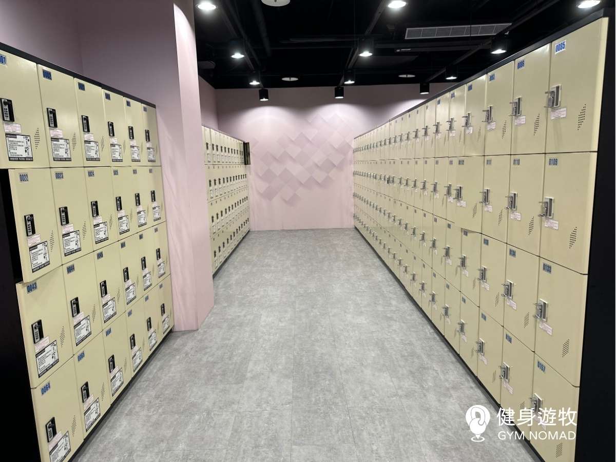 號碼鎖置物櫃，不用擔心忘記帶鎖頭｜圖源：Sophia拍攝