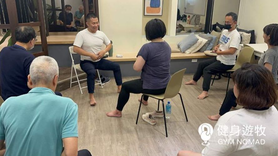 關注當下，尤其是呼吸，是嬋柔強調的重點項目｜圖源：健身遊牧