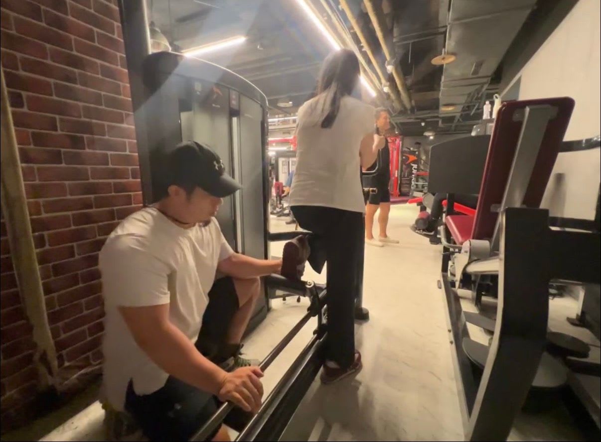 Aki 阿奇教練｜台北到府健身教練：中高齡銀髮族、運動員訓練、居家健身教練