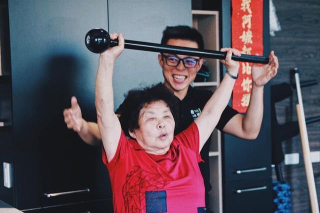 「如何讓我阿嬤練得比你強？」原來銀髮族健身也可以這麼歡樂！豐原「體能美學」健身房創業故事