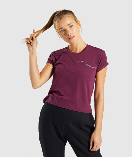 Gymshark Essential Be A Visionary Tee - Dark Ruby/White
