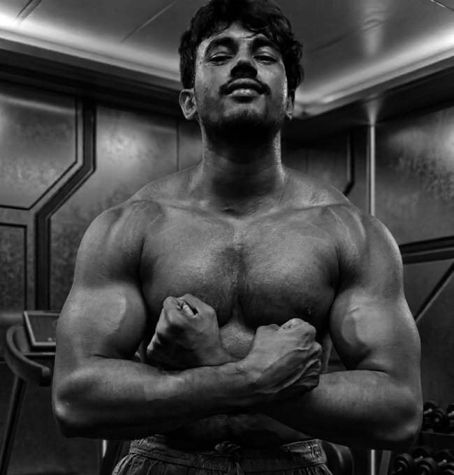 Shoulder Definition with face visible