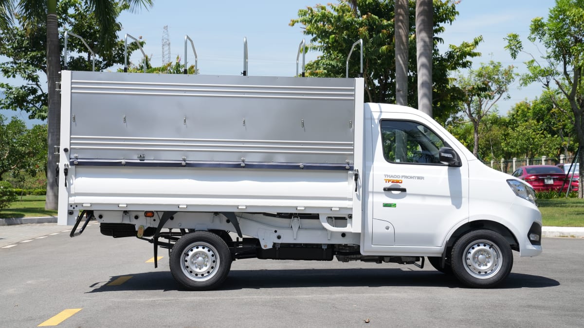 THACO TOWNER T2.5-2.8 (TF230)  – THÙNG MUI BẠT 5