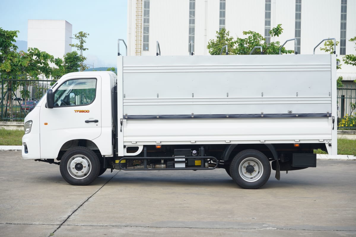 THACO FRONTIER TF2800 – THÙNG MUI BẠT 3 BỬNG 3