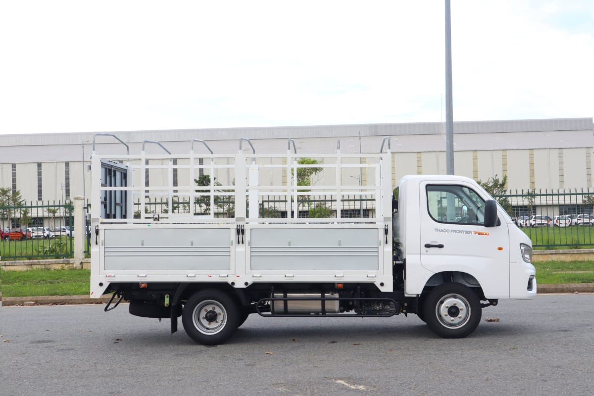 THACO FRONTIER TF2800 – THÙNG MUI BẠT 5 BỬNG 3