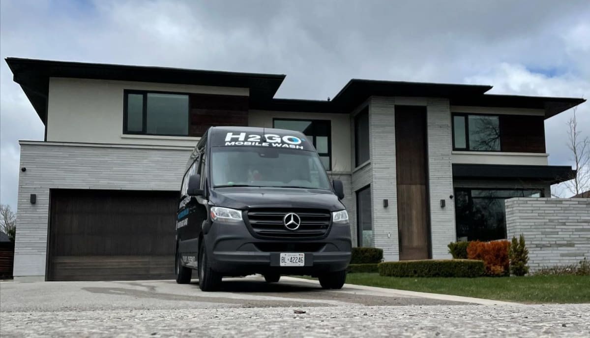 6 Things to Consider When Booking a Power Washing Service