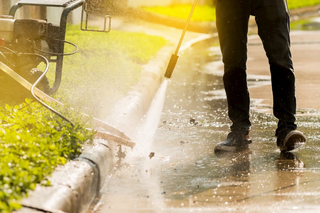 pressure-washing-driveway