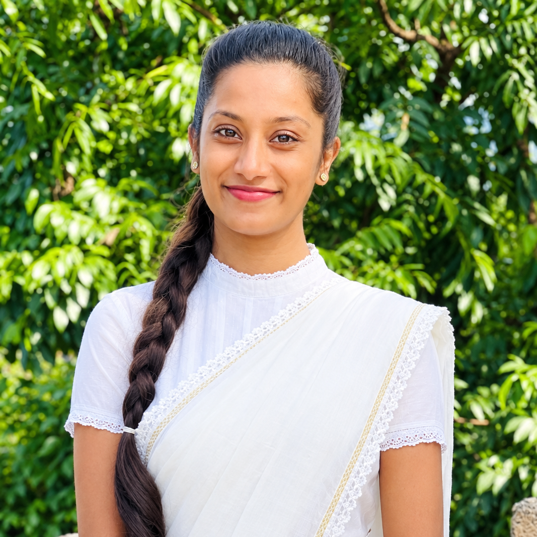ඩී.එච්.එල්.හුනුගේ මෙනවිය