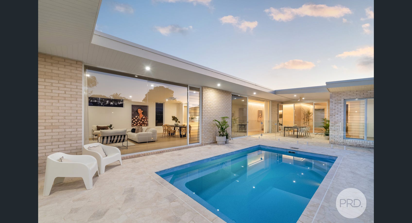 Modern Beach Haven in Salamander Bay, Port Stephens