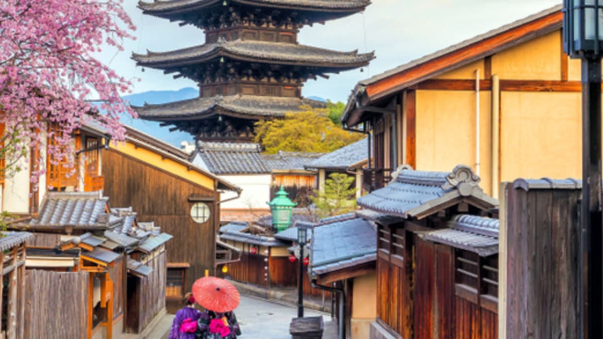 Pakej Percutian ke Kyoto Bersama Tripfez