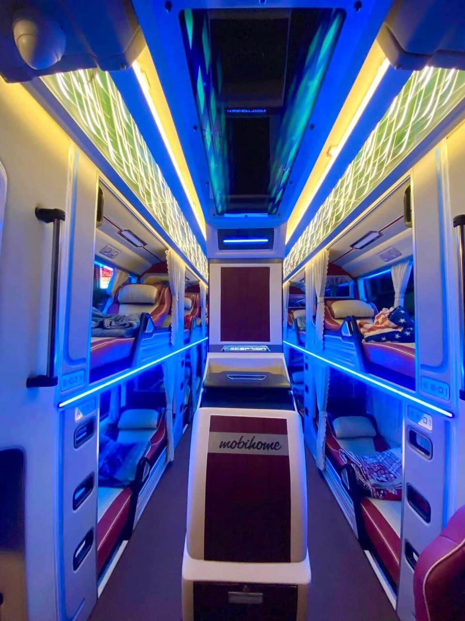 19:00 Sleeper Bus