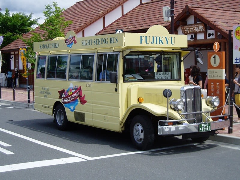 Fujikyu Retro bus