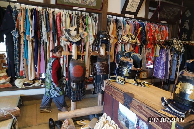 Costume rental shop in Saiko Nenba