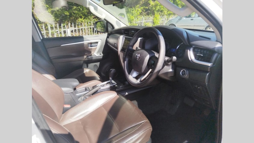 2017 TOYOTA FORTUNER 2.4GD-6