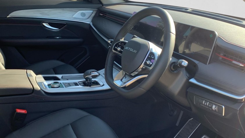 2025 JETOUR X70 PLUS 1.5T MOMENTUM