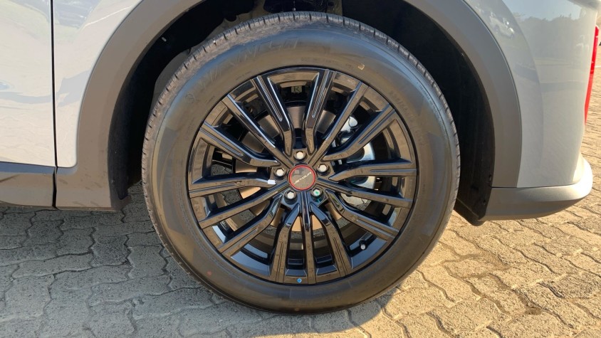 2025 JETOUR X70 PLUS 1.5T MOMENTUM