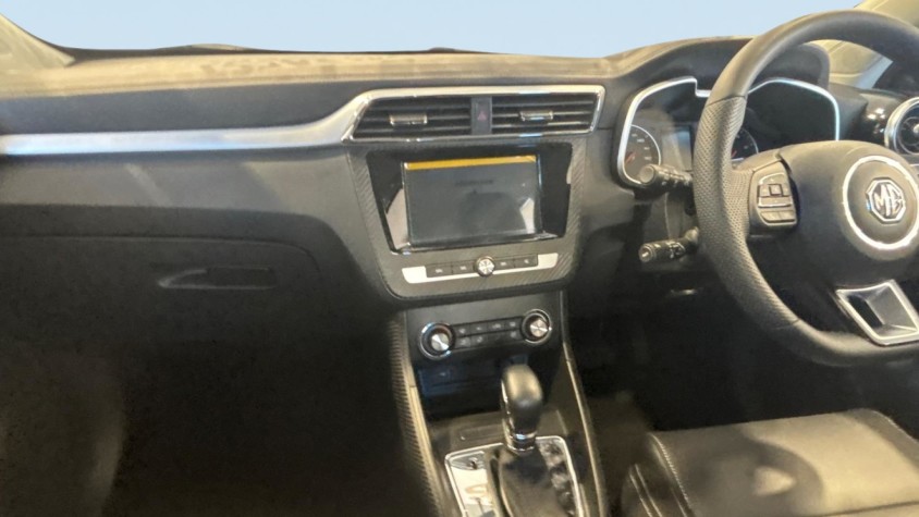 2025 MG ZS 1.5 DELUX