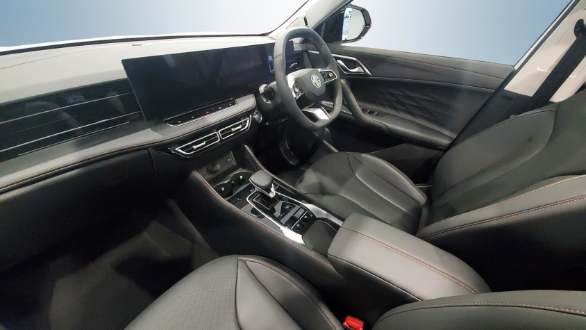 2025 MG ZS PRO 1.5 DELUX