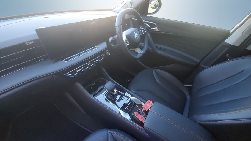 2025 MG HS 1.5T LUX