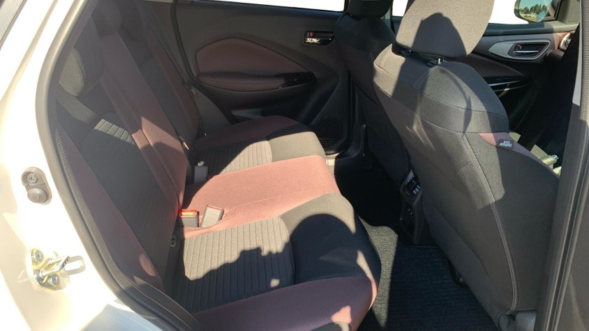 2025 TOYOTA STARLET CROSS 1.5 XR