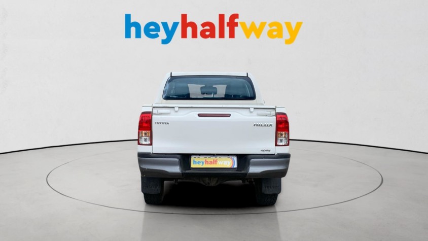 2022 TOYOTA HILUX 2.4 GD-6 SR 4X4