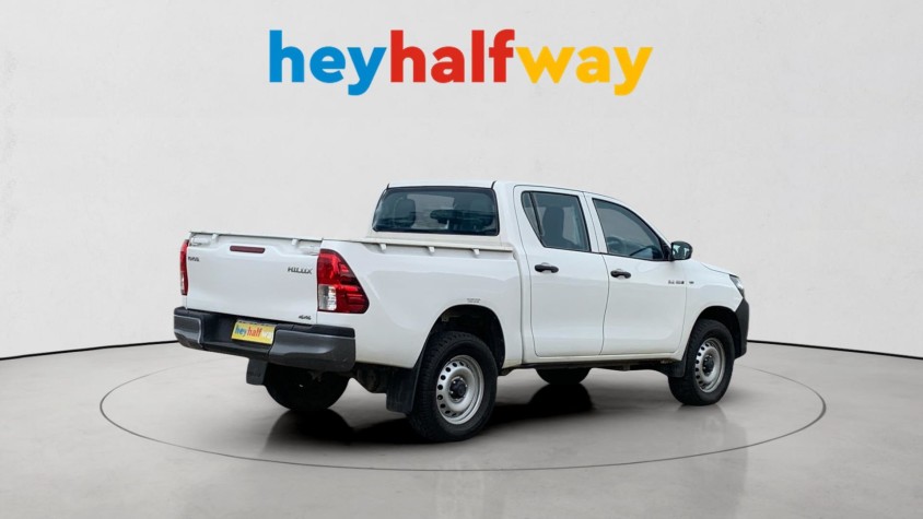2022 TOYOTA HILUX 2.4 GD-6 SR 4X4