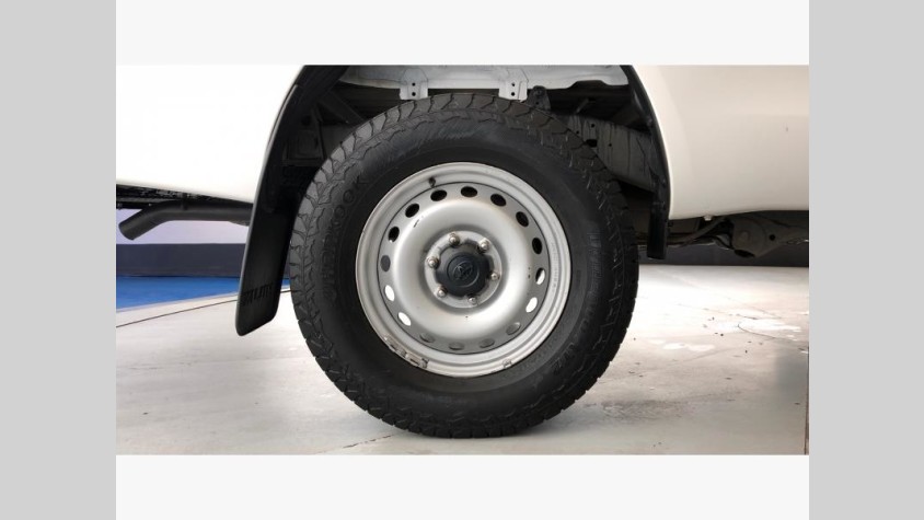 2023 TOYOTA HILUX 2.4 GD-6 SR 4X4