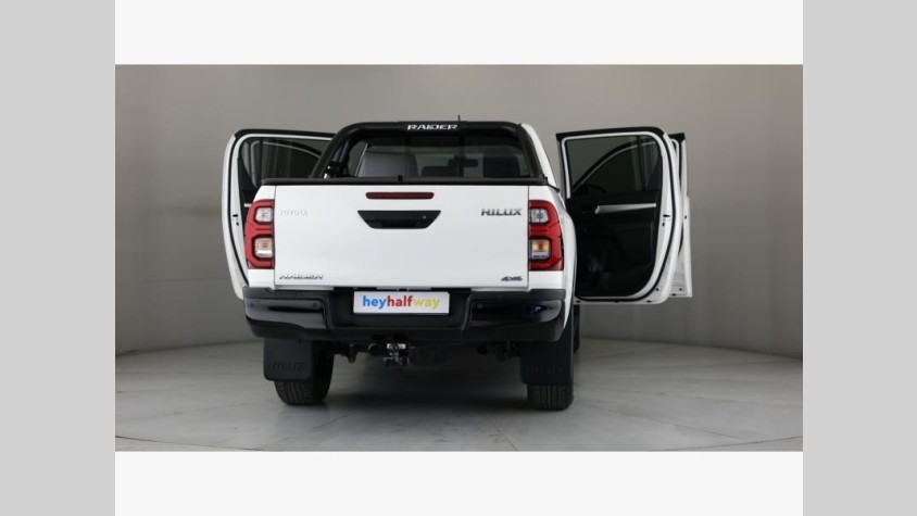 2025 TOYOTA HILUX 2.8 GD-6 RAIDER 4X4