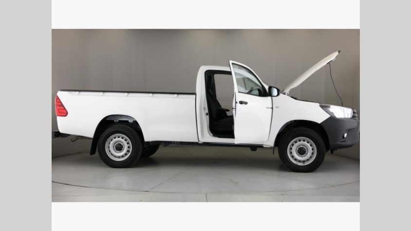 2024 TOYOTA HILUX 2.4 GD-6 SR 4X4