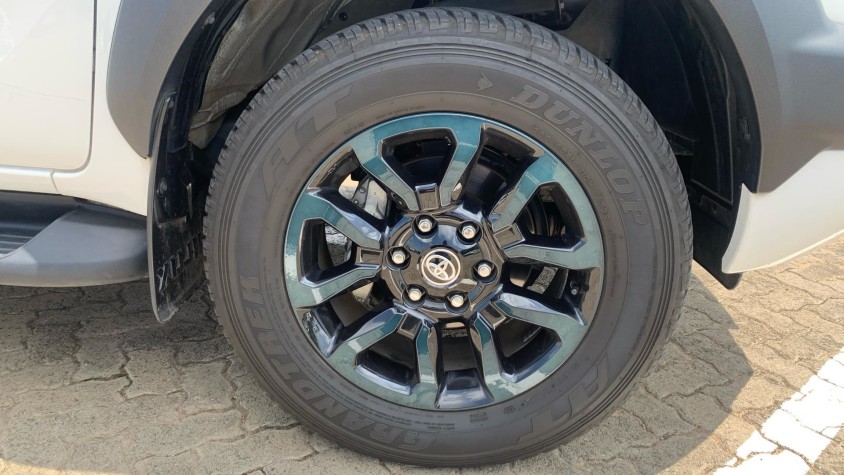 2025 TOYOTA HILUX 2.8 GD-6 RB LEGEND RS 4X4