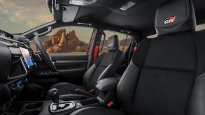 TOYOTA HILUX 2.8 GD-6 4X4 GR-S AT