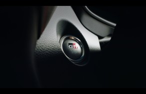 TOYOTA COROLLA CROSS 1.8 HYBRID GR-S CVT