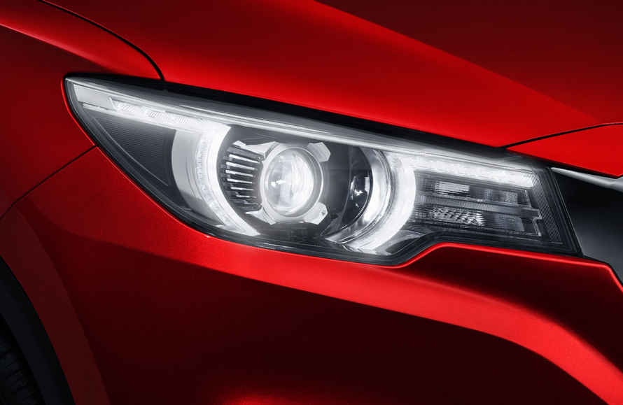 MG ZS front grille and headlight design