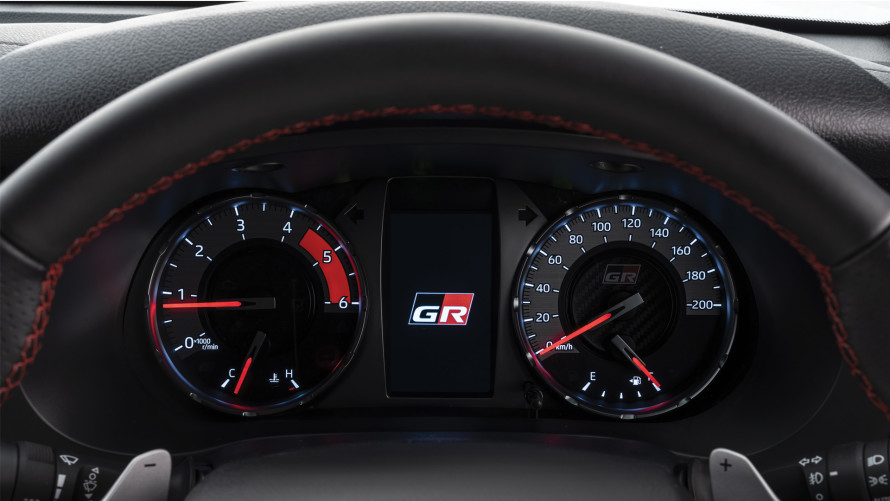 TOYOTA HILUX 2.8 GD-6 GR-S 4X4 AT