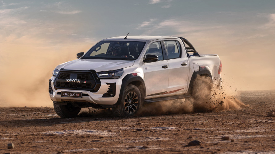 TOYOTA HILUX 2.8 GD-6 GR-S 4X4 AT