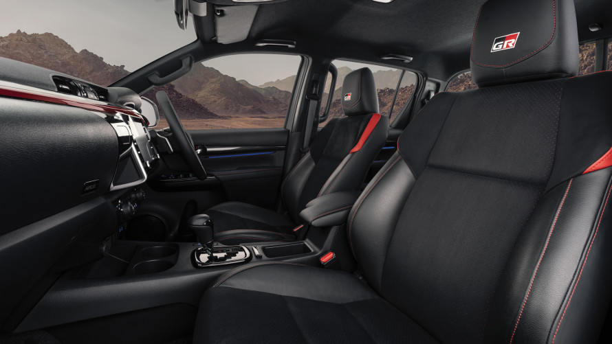 TOYOTA HILUX 2.8 GD-6 GR-S 4X4 AT