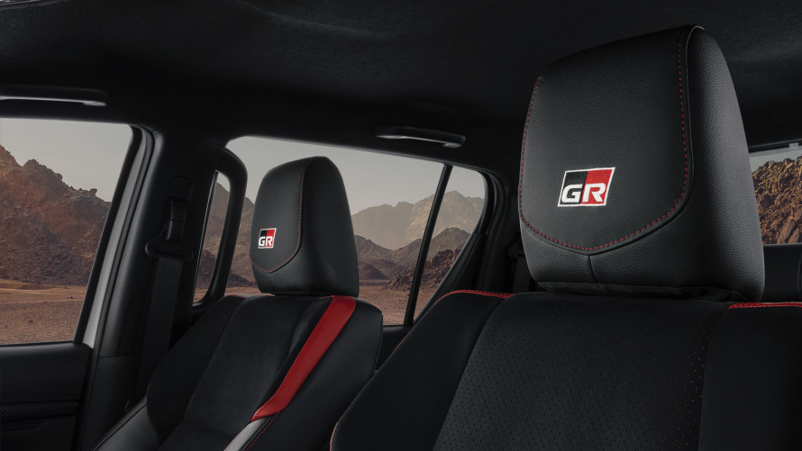 TOYOTA HILUX 2.8 GD-6 GR-S 4X4 AT