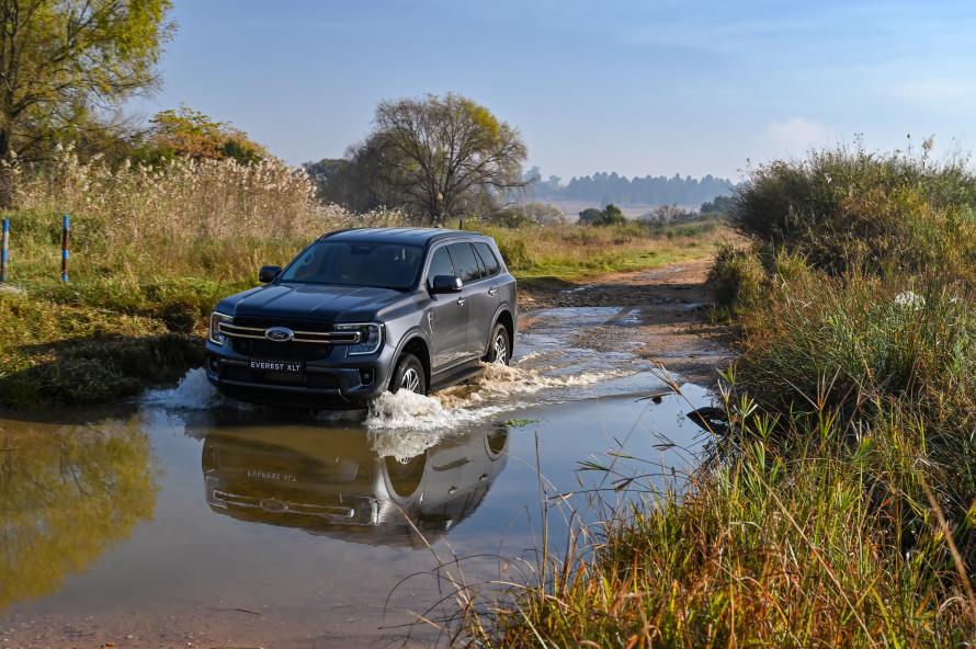 FORD EVEREST 3.0D V6 PLATINUM AWD AT