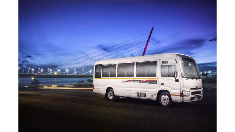 TOYOTA COASTER 4.0D 23 SEATER