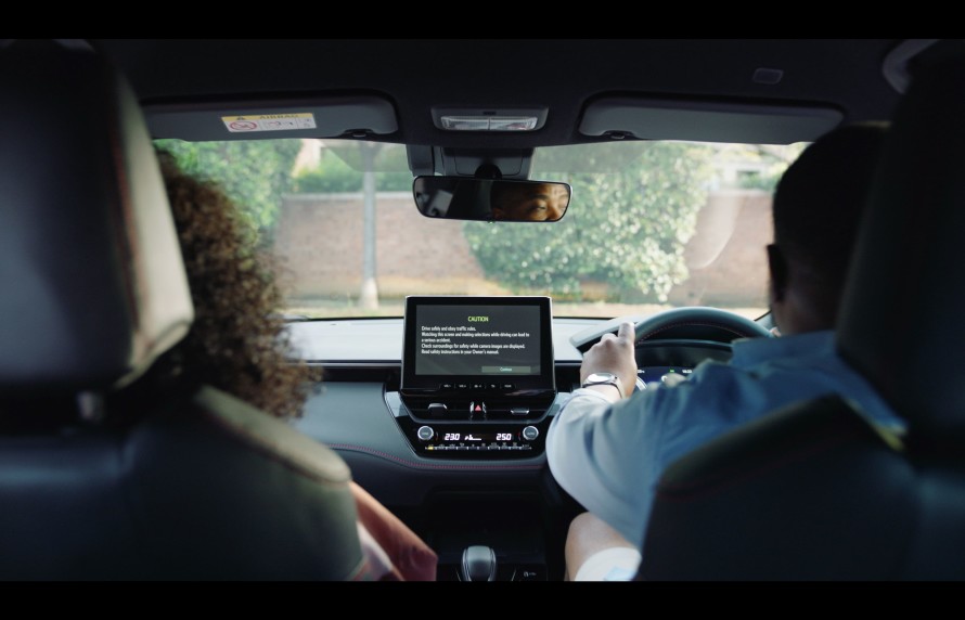 TOYOTA COROLLA CROSS 1.8 HYBRID GR-S CVT